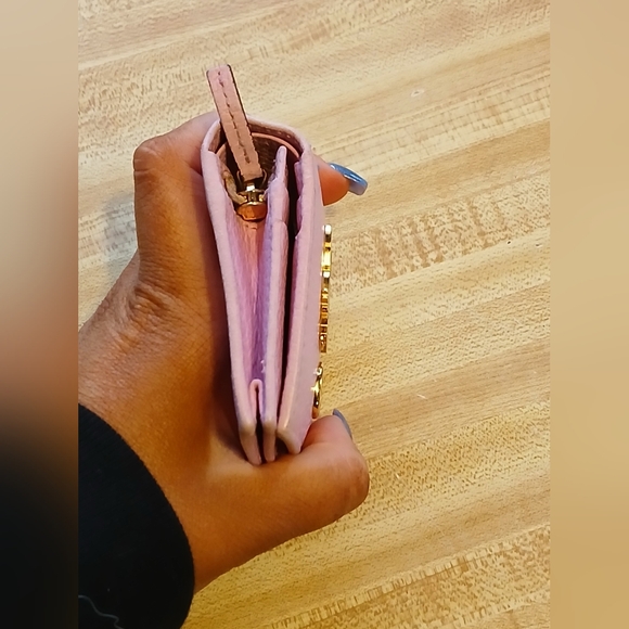 Gucci EUC Limited Edition "Bosco The Cat" Pink Wallet - Picture 5 of 10